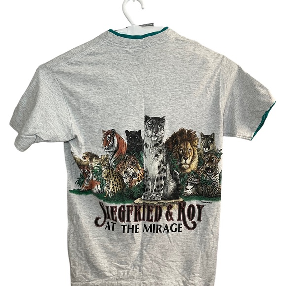 Vintage 90’s Siegfried and Roy Live at The Mirage Shirt - Picture 4 of 7